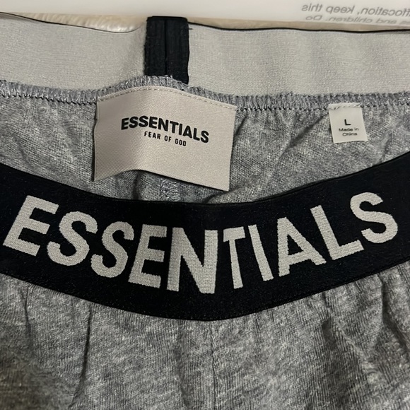 Essentials Men’s Short - Picture 4 of 7